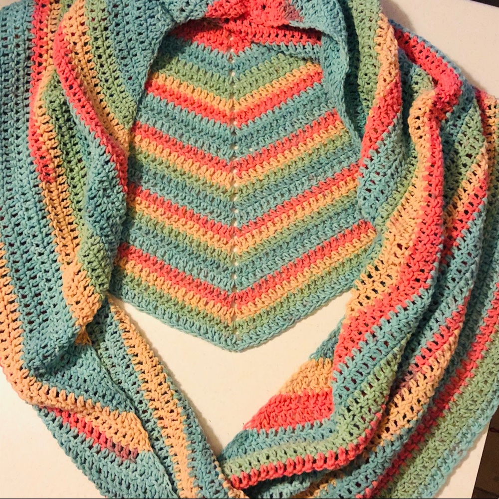 Crochet Triangle Shawl Scarf πΌ Handmade πΈ NEW - Picture 3 of 4